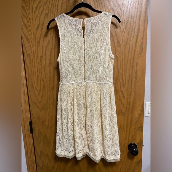 I. MADELINE IVORY LACE DRESS - SIZE M - NWT - Picture 9 of 9